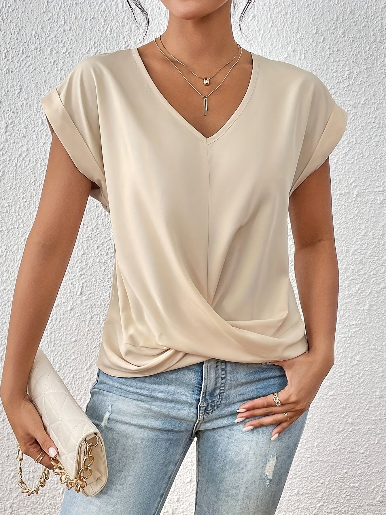 MOREAU LYON | WOMEN'S ELEGANT V-NECK T-SHIRT